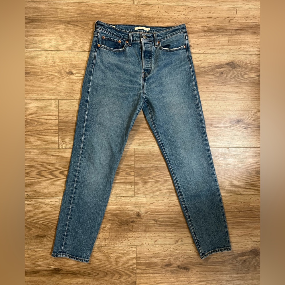 Levi’s Wedgie Jeans - size 28, 27inch inseam